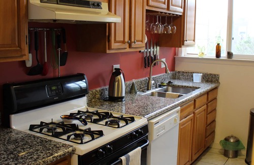 Outer Sunset Apartment | Beach House - One Block from Ocean Beach. 30 Day Minimum - 50% Discount