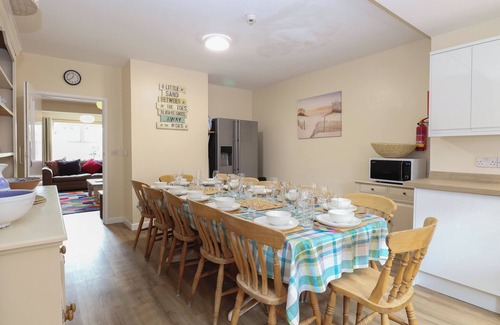 Winterton-on-Sea House | BEACH HOUSE, pet friendly, with a garden in Winterton-On-Sea