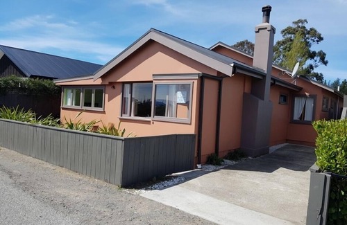 Waikuku Beach House | Beach house relaxing retreat