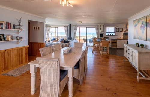 Bothastrand House | Beach House - Stunning Sea Views - Beach 3 min Walk