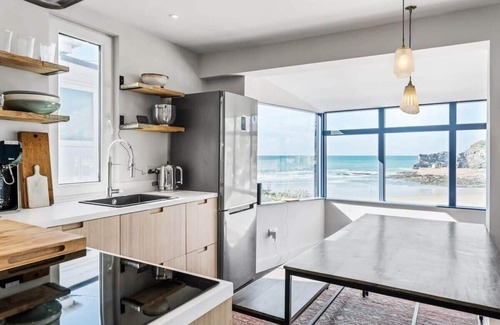 Portreath House | Beach House with Stunning Sea Views
