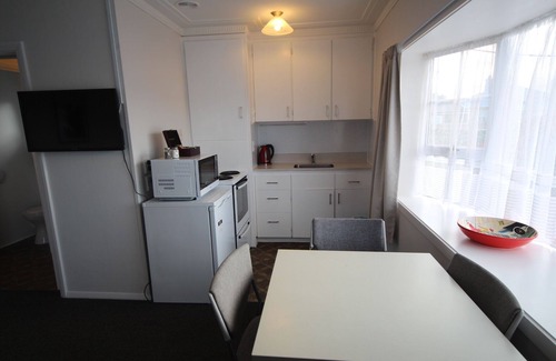 Saint Kilda Hotel | Beach lodge motel