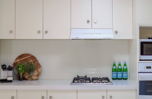 Safety Beach House | Beach Pad - Family friendly large 4 bedroom holiday house - 4pm check out on Sundays*