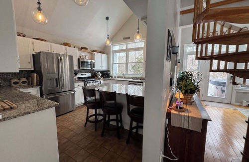 Charlestown House | Beach, Pond, Country? Enjoy all three.