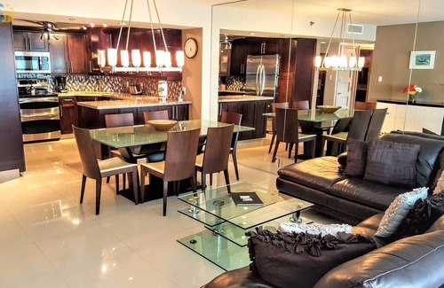 Mid Beach Apartment | Beach-Pool Luxury Amazing Views and Sunsets - 1421