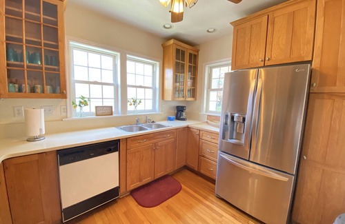 Willoughby Spit House | Beach, Restaurants, Festivals, Yard, Garage 3 bd 2 bath