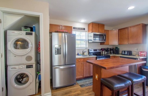 Villas House | Beach Retreat I HotTub I FirePit I Near Cape May I 7 Beach Passes I 4 Bikes