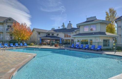 Sierra Shores Hotel | Beach Retreat & Lodge at Tahoe