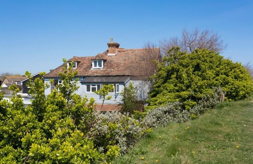 Burmarsh Villa | Beach Retreat - Nine Bedroom Villa, Sleeps 15