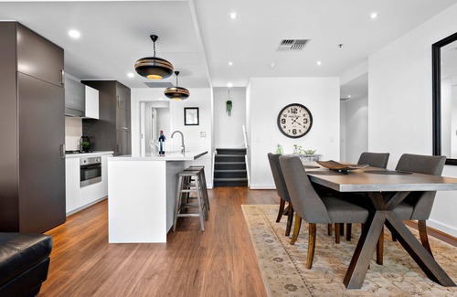 Glenelg Apartment | Beach Retreat Townhouse Glenelg