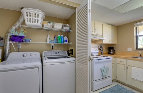Port Charlotte Condo | Beach Retreat w/Pool & Fishing Dock