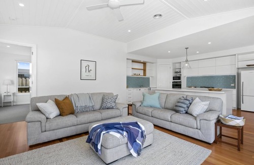 Barwon Heads House | Beach, River, Golf, Shops.all within easy reach!