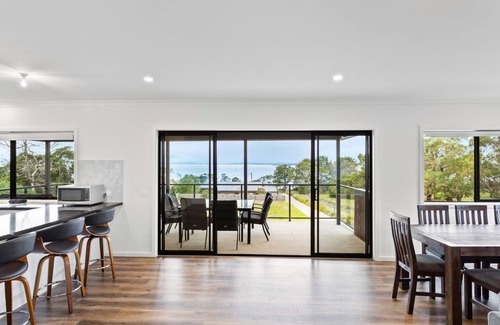 Rhyll House | Beach Road Bliss in Rhyll