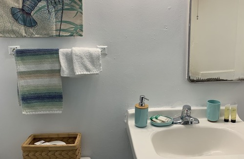 Cottage Line Apartment | Beach Side Studio #2 Apts by RedAwning