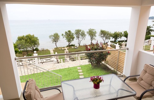 Alykes Apartment | Beach specious Apartments in great location in Alykes, right on the sea!