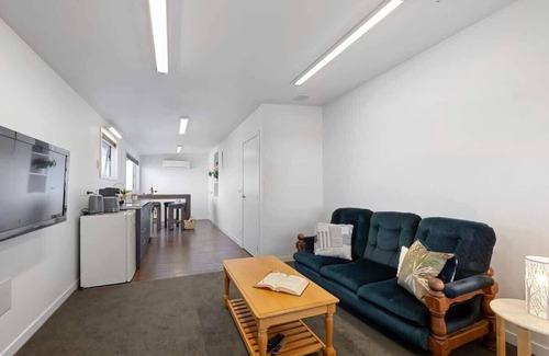 Fitzroy Apartment | Beach Street Studio Near Fitzroy Beach