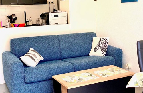 Meze Apartment | Beach Studio, Garden, AC, 2-Min Walk to Thau Lagoon, Parking, Quiet Area
