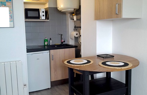 Port Apartment | Beach studio, sea and dragon view. Garage for bikers