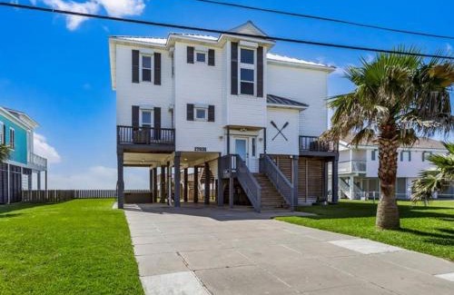 Galveston House | Beach Therapy -Baby Furniture *Arcade Game *Coffee