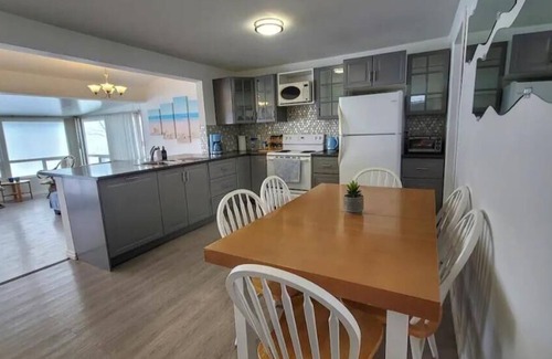 Saint Ambroise Cottage | Beach View Coastal Theme Cottage