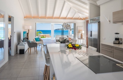 Anse des Cayes Villa | π BEACH VILLA CENTRAL LOCATION BETW ST JEAN π FLAMMANS BEACH 4 min TO CITY