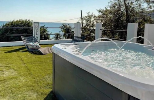 Camino Nuevo House | Beach Villa Mojoneo @ El Cocal. Secluded beach, Rooftop, Jacuzzi, Pool table