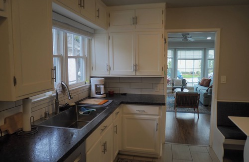 Belmont Shore House | Beach-Walkable 2BR/2BA-Shops, Restaurants-Garage-Pets Welcome!