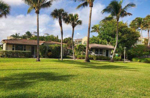 Hillsboro Beach House | Beach & Waterway RFV Resort BB