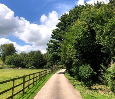 Etchinghill Bed & Breakfast | Beachborough Park