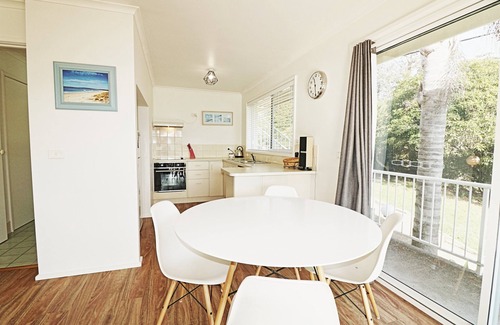 Merimbula Apartment | Beachcomber Apartments: Unit 2 (Downstairs)