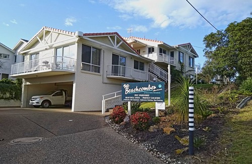 Merimbula Apartment | Beachcomber Apartments: Unit 2 (Downstairs)