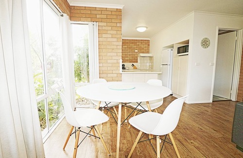 Merimbula Apartment | Beachcomber - Unit 1 Pet Friendly Apartments Located on Fishpen