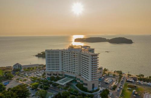 Holmoe Resort | Beache Palace