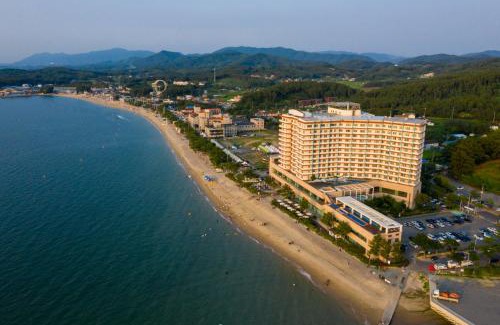 Holmoe Resort | Beache Palace