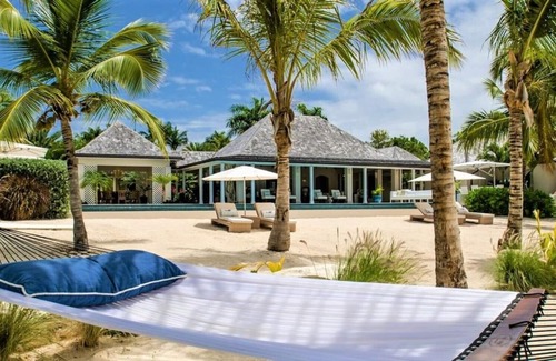 Long Island Villa | Beachert Villa - 5 bedroom