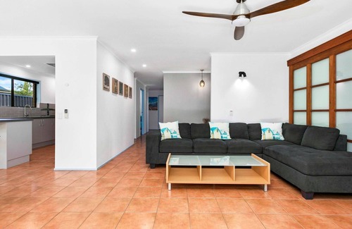 Toogoom House | Beaches - Awaken to the Symphony of the Waves