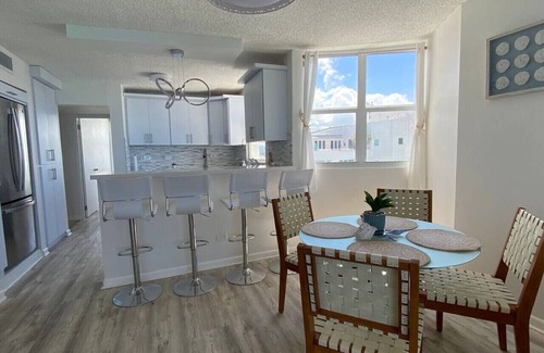 Isla Verde Condo | Beachfront 3 Bdrm Gem in Isla Verde Walk 2 Eat