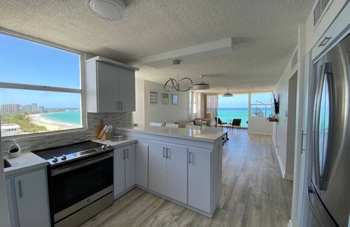 Isla Verde Condo | Beachfront 3 Bdrm Gem in Isla Verde Walk 2 Eat