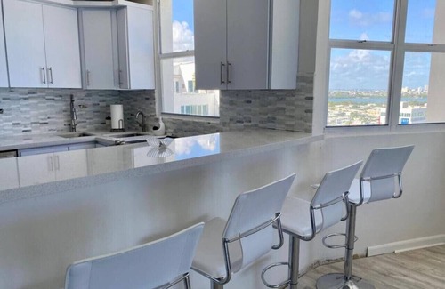 Isla Verde Condo | Beachfront 3 Bdrm Gem in Isla Verde Walk 2 Eat