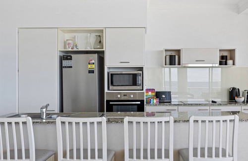 Marcoola Apartment | Beachfront 3-Bed Resort with Stunning Ocean Views