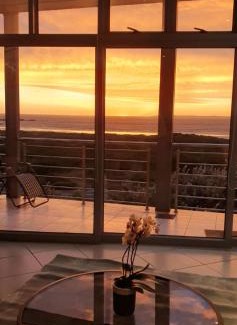 Big Bay Apartment | Beachfront 3-bedroom with Robben Island views