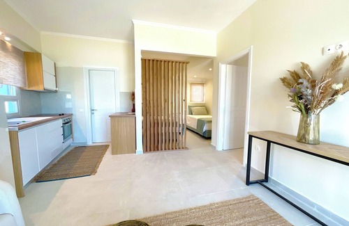 Agios Gordios Apartment | Beachfront 4-bed Luxury Suite - Agios Gordios Corfu Greece