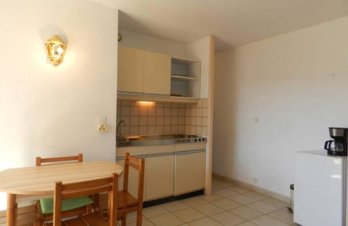 La Faviere Apartment | Beachfront Apt with Pool & Tennis Court in Bormes-les-Mimosas, Sleeps 4