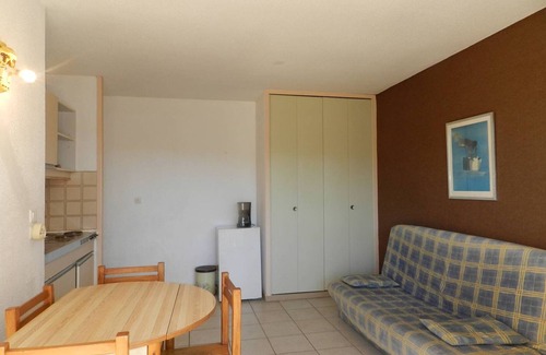 La Faviere Apartment | Beachfront Apt with Pool & Tennis Court in Bormes-les-Mimosas, Sleeps 4