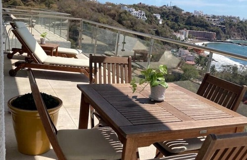 Olas Altas Apartment | Beachfront apartment in Ponto Horizonte.