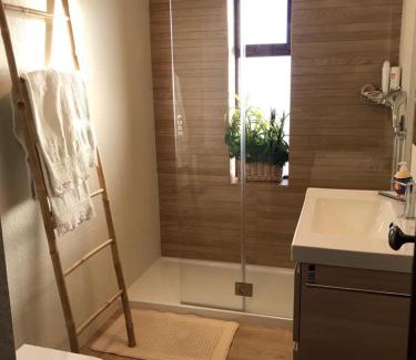 Vila do Conde Apartment | Beachfront Apartment with Swimming Pool