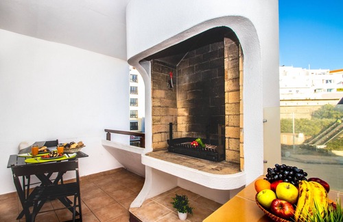 Albufeira Old Town Apartment | Beachfront Apt w/Sea View & BBQ – Albufeira