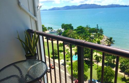North Ward Apartment | Beachfront Balcony