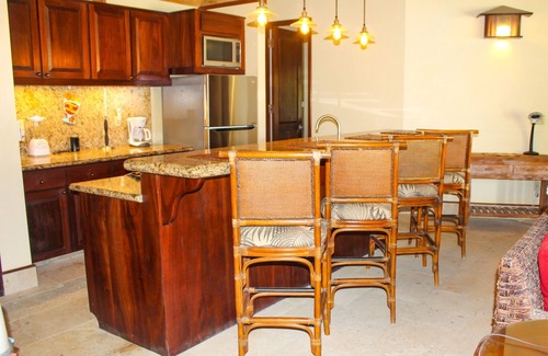 Palmetto Bay House | Beachfront | Beachside Private Pool | Immaculately Kept | Private Dive Resort
