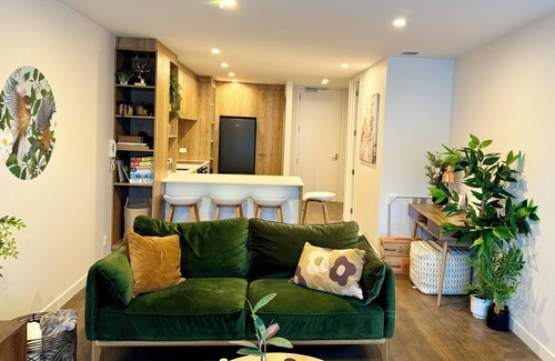 Browns Bay Apartment | Beachfront Beautiful Apartment - Dream Lifestyle!